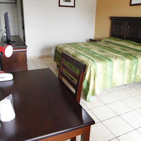 Apart Hotel Pico Bonito La Ceiba Ruang foto