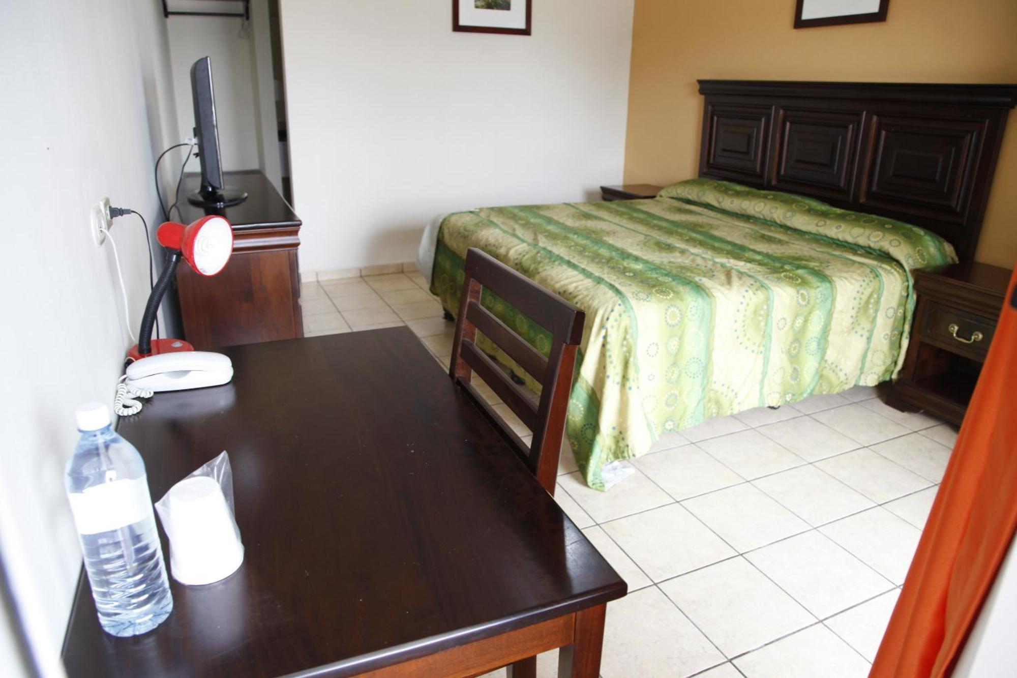 Apart Hotel Pico Bonito La Ceiba Ruang foto