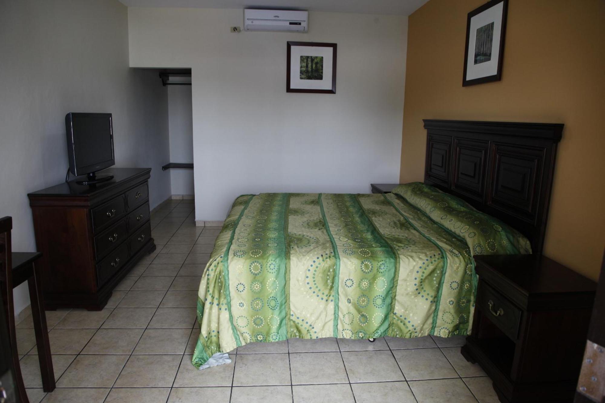 Apart Hotel Pico Bonito La Ceiba Ruang foto