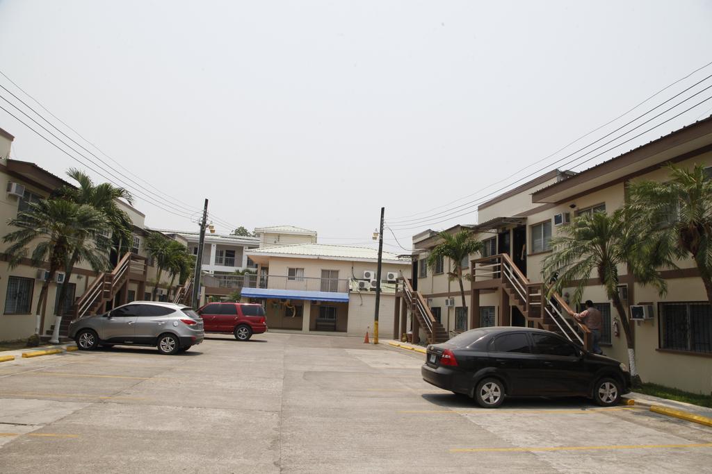 Apart Hotel Pico Bonito La Ceiba Ruang foto