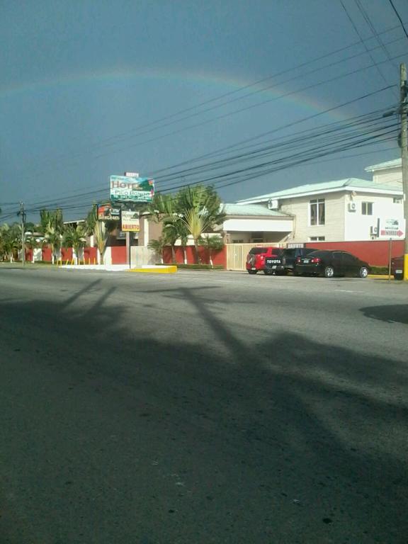 Apart Hotel Pico Bonito La Ceiba Bagian luar foto